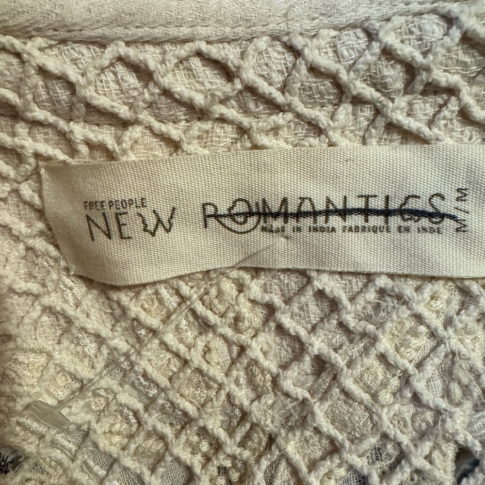 Free People New Romantics Ivory Embroidered Lace Wrap Kimono Jacket Size Medium - Picture 7 of 9